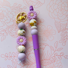 Load image into Gallery viewer, Lavender Flower Pen and Keychain Set