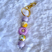 Load image into Gallery viewer, Lavender Flower Pen and Keychain Set
