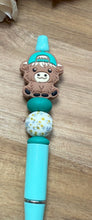Load image into Gallery viewer, Highland Cow Beaded Pens
