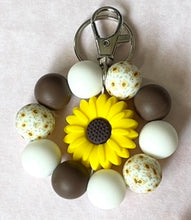 Load image into Gallery viewer, Sunflower Keychain
