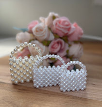 Load image into Gallery viewer, Pearl Beaded Purse Favors
